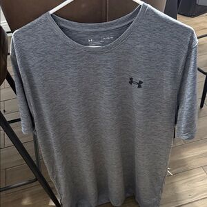 Under Armour Men's Heathered Gray Tee